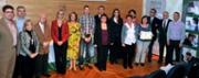 1-FOTO DE GRUPO ENTREGA BECAS.jpg