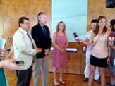 Atenci als mitjans de comunicaci. El senyor Vicent Serra, President del Consell Insular d'Eivissa, amb el Rector de la UIB, a la seu del Consell Insular d'Eivissa