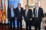El doctor Miquel Segu, el senyor Luis Carlos Cruz, deg de la Facultat de Turisme de la Universitat Externat de Colmbia (Bogot), el doctor Lloren Huguet, Rector de la UIB,  i el doctor Jaume Carot