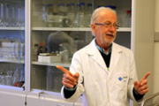 El doctor Flix Grases, director del Laboratori d'Investigaci en Litiasi Renal de la UIB - Foto:A.Costa/UIB