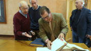 El senyor Jaume Grimalt fa donaci del seu fons documental a la UIB - Foto: A.COSTA/UIB
