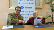 El senyor Jaume Grimalt fa donaci del seu fons documental a la UIB - Foto: A.COSTA/UIB