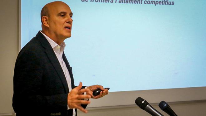 El doctor Claudio R. Mirasso, nou acadèmic numerari de la Reial Acadèmia de Medicina de le