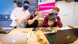 Activitat: Viu l'arqueologia al laboratori de Prehistria - Foto: A.Costa/UIB