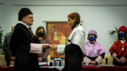 El Rector investeix la nova doctora - Foto: A.Costa/UIB