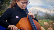 La violoncellista Rebeca Montn interpretant la pea musical El Chant de Menestrel, de Glazunov - FOTO: A.Costa/UIB