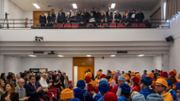 La coral interpreta el Gaudeamus Igitur. Foto: A.COSTA/UIB