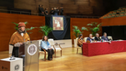 Lectura de l'acta de nomenament com a doctor honoris causa a crrec de la vicerectora d'Innovaci i Transformaci Digital. | Foto: A.Costa/UIB