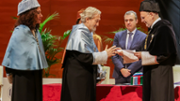 El rector investeix el nou doctor | Foto: A.Costa/UIB
